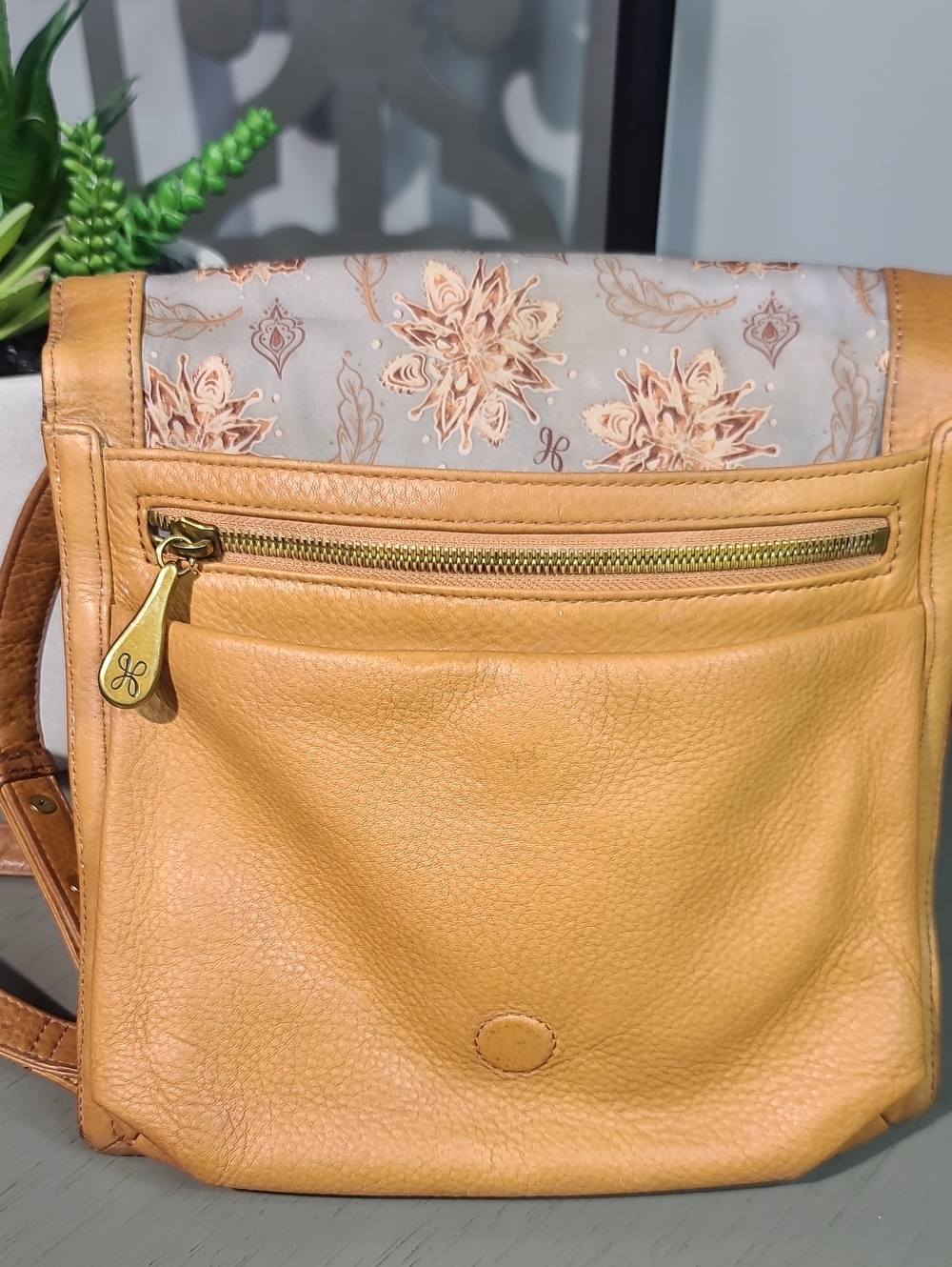 Hobo Thick Leather Crossbody Bag in Tan - Picture 12 of 13